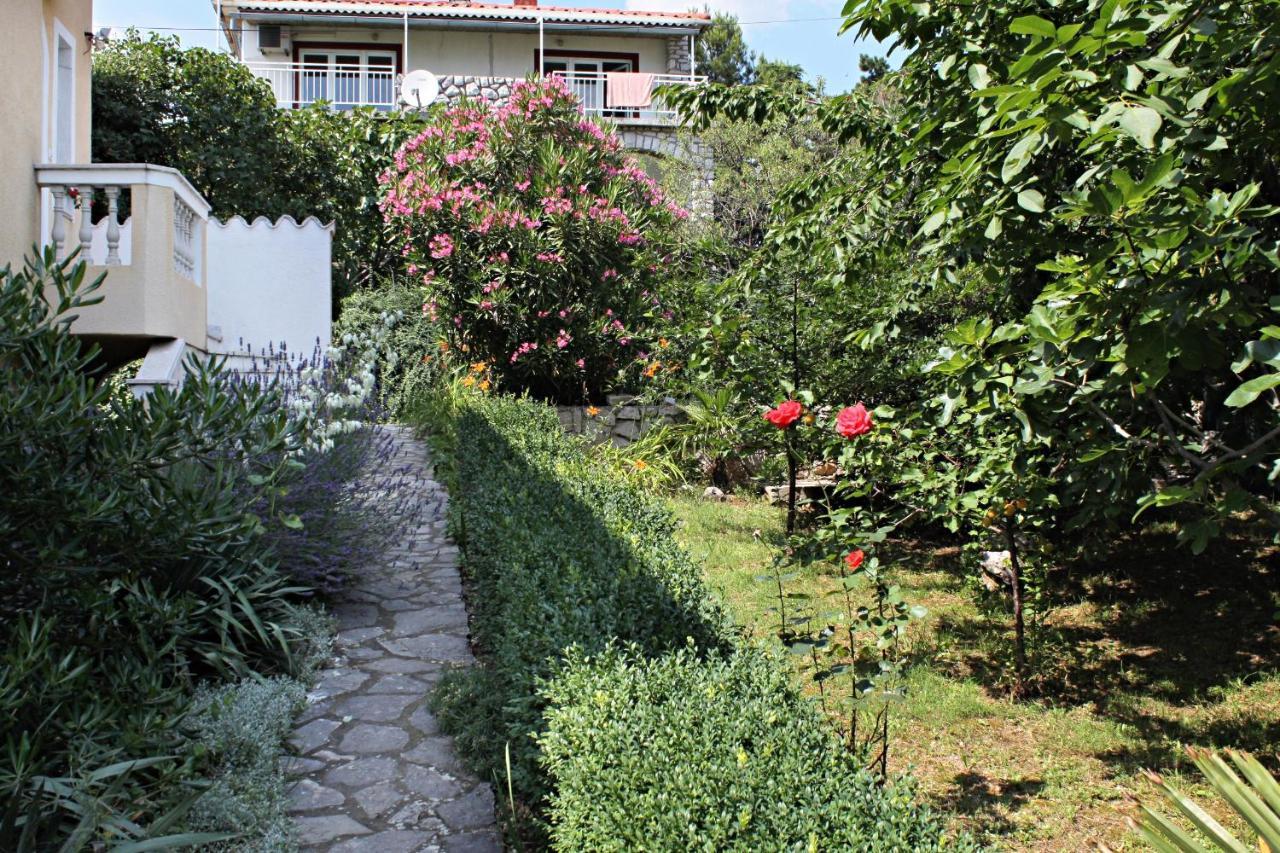 Apartments By The Sea Novi Vinodolski - 5558 Exterior foto