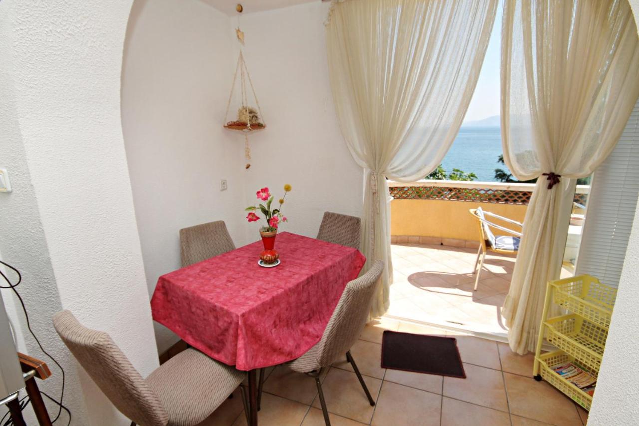Apartments By The Sea Novi Vinodolski - 5558 Exterior foto